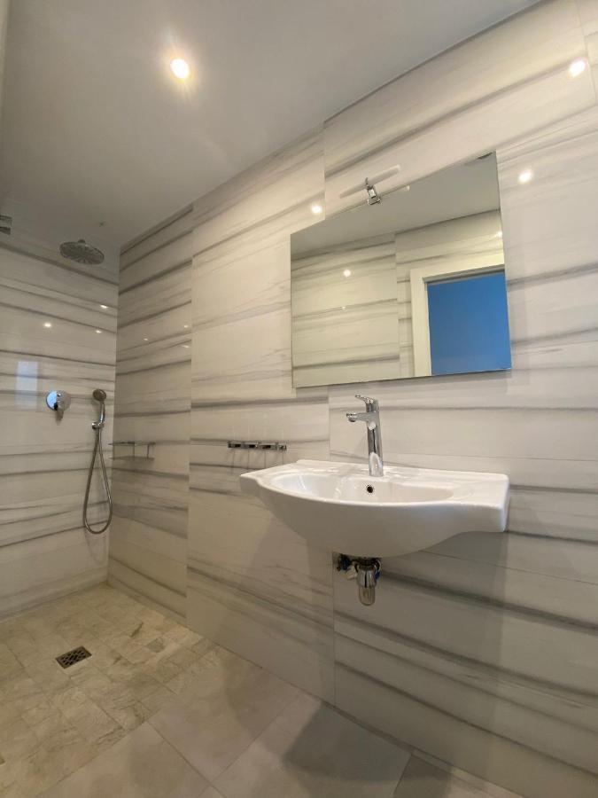 New Townhouse In The Heart Of Nerja With Jacuzzi Villa Exterior photo