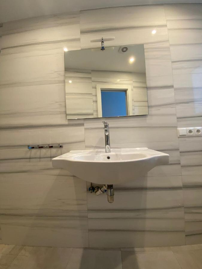 New Townhouse In The Heart Of Nerja With Jacuzzi Villa Exterior photo
